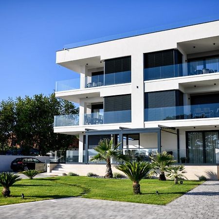 Crowonder Apartments & Rooms Oaza With Heated Swimming Pool And Sauna Turanj Esterno foto