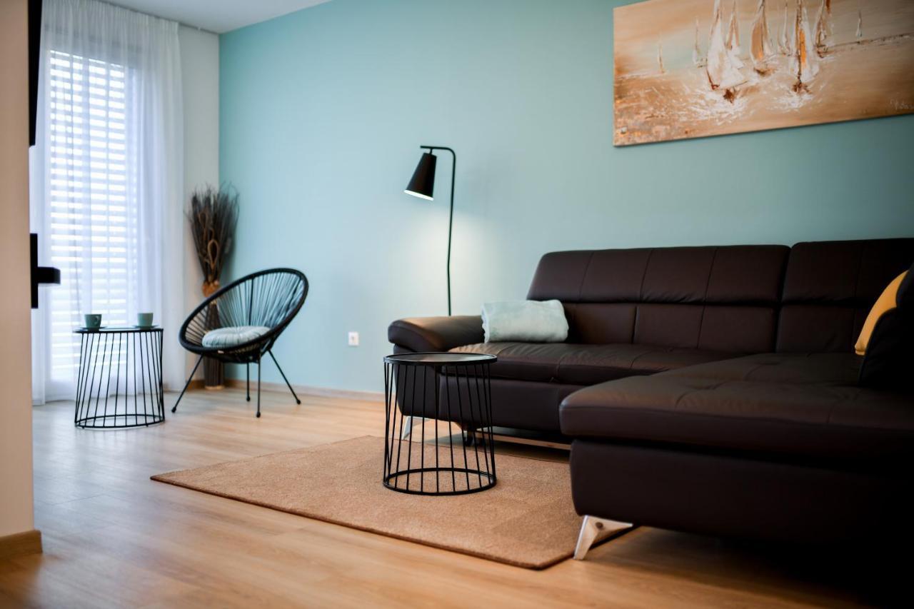 Crowonder Apartments & Rooms Oaza With Heated Swimming Pool And Sauna Turanj Esterno foto