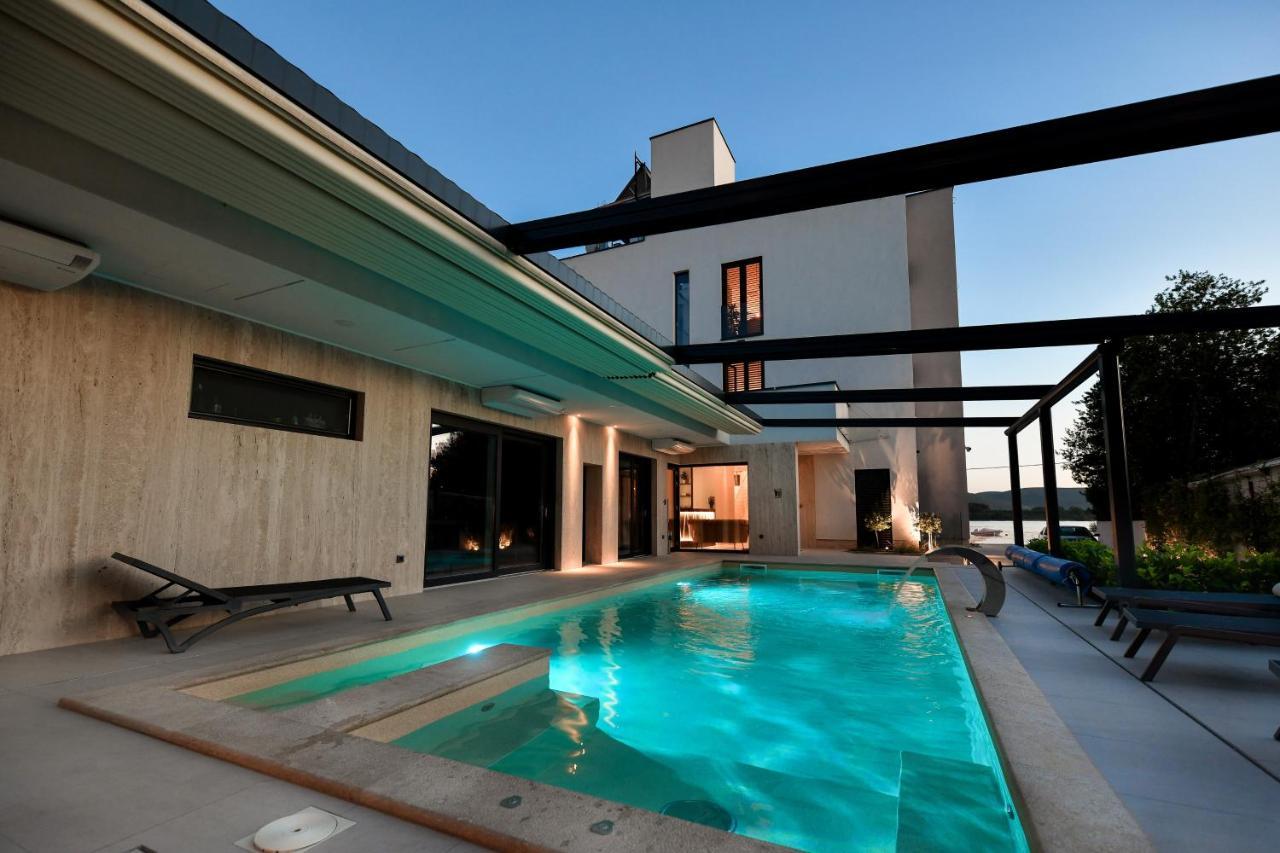 Crowonder Apartments & Rooms Oaza With Heated Swimming Pool And Sauna Turanj Esterno foto