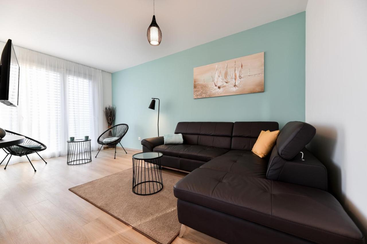 Crowonder Apartments & Rooms Oaza With Heated Swimming Pool And Sauna Turanj Esterno foto