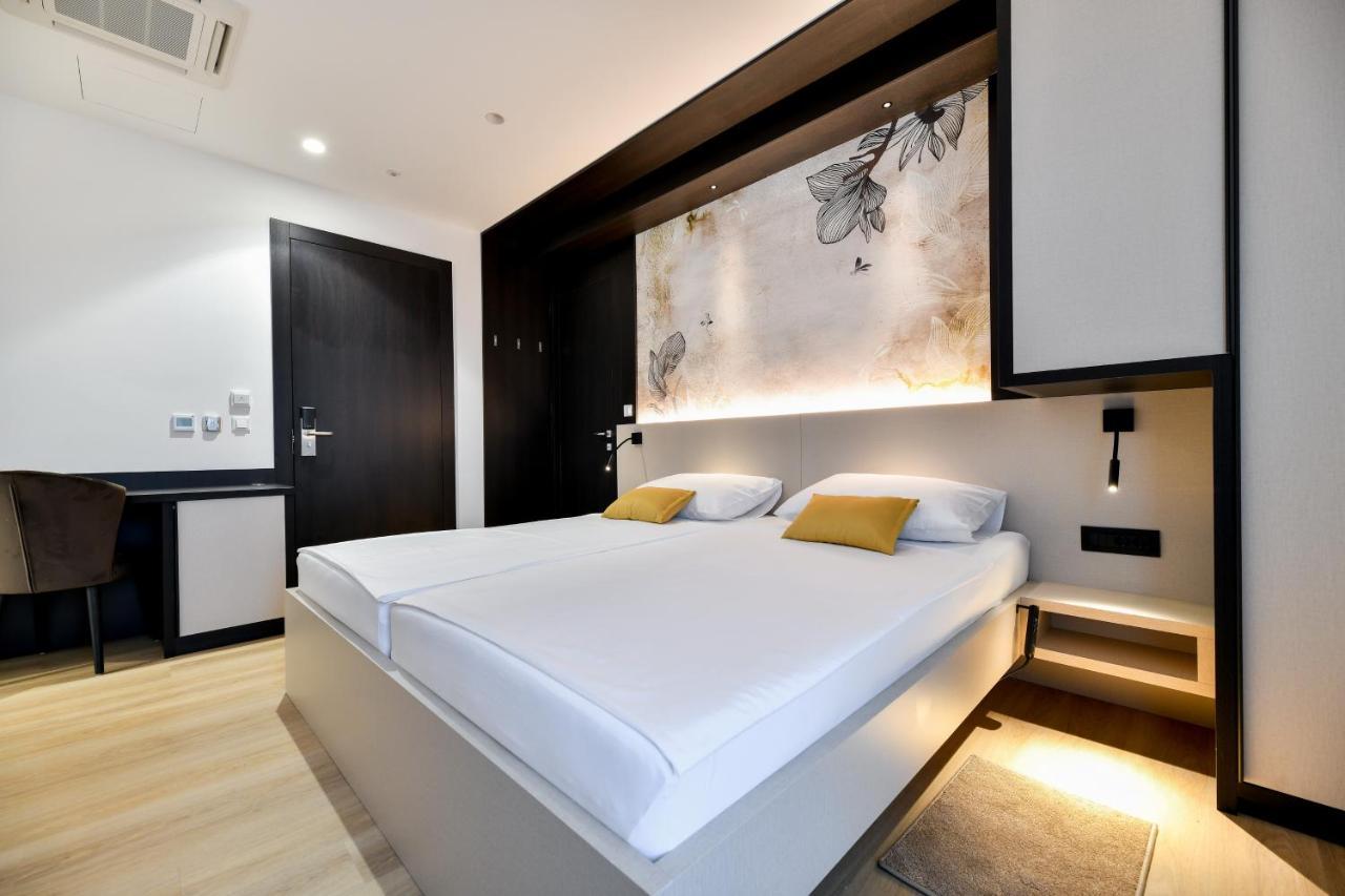 Crowonder Apartments & Rooms Oaza With Heated Swimming Pool And Sauna Turanj Esterno foto