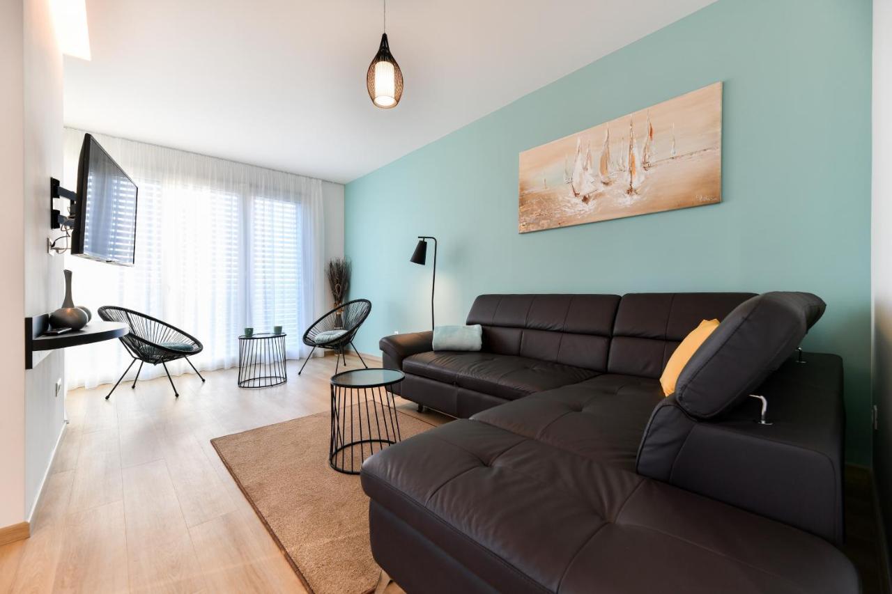 Crowonder Apartments & Rooms Oaza With Heated Swimming Pool And Sauna Turanj Esterno foto