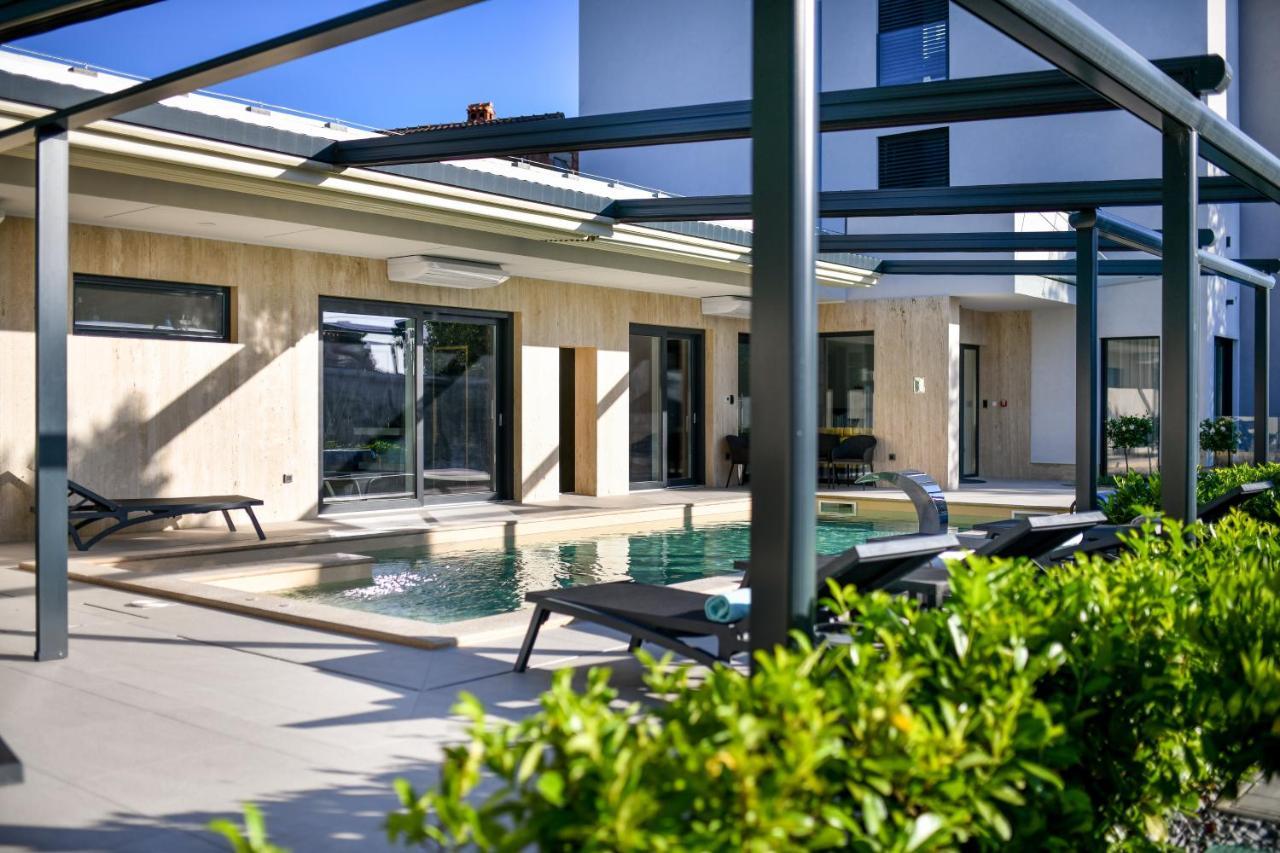 Crowonder Apartments & Rooms Oaza With Heated Swimming Pool And Sauna Turanj Esterno foto