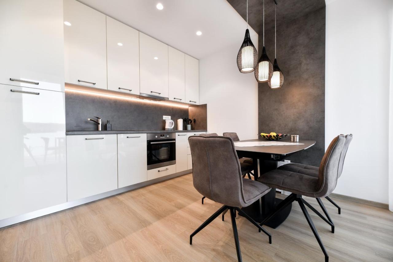 Crowonder Apartments & Rooms Oaza With Heated Swimming Pool And Sauna Turanj Esterno foto