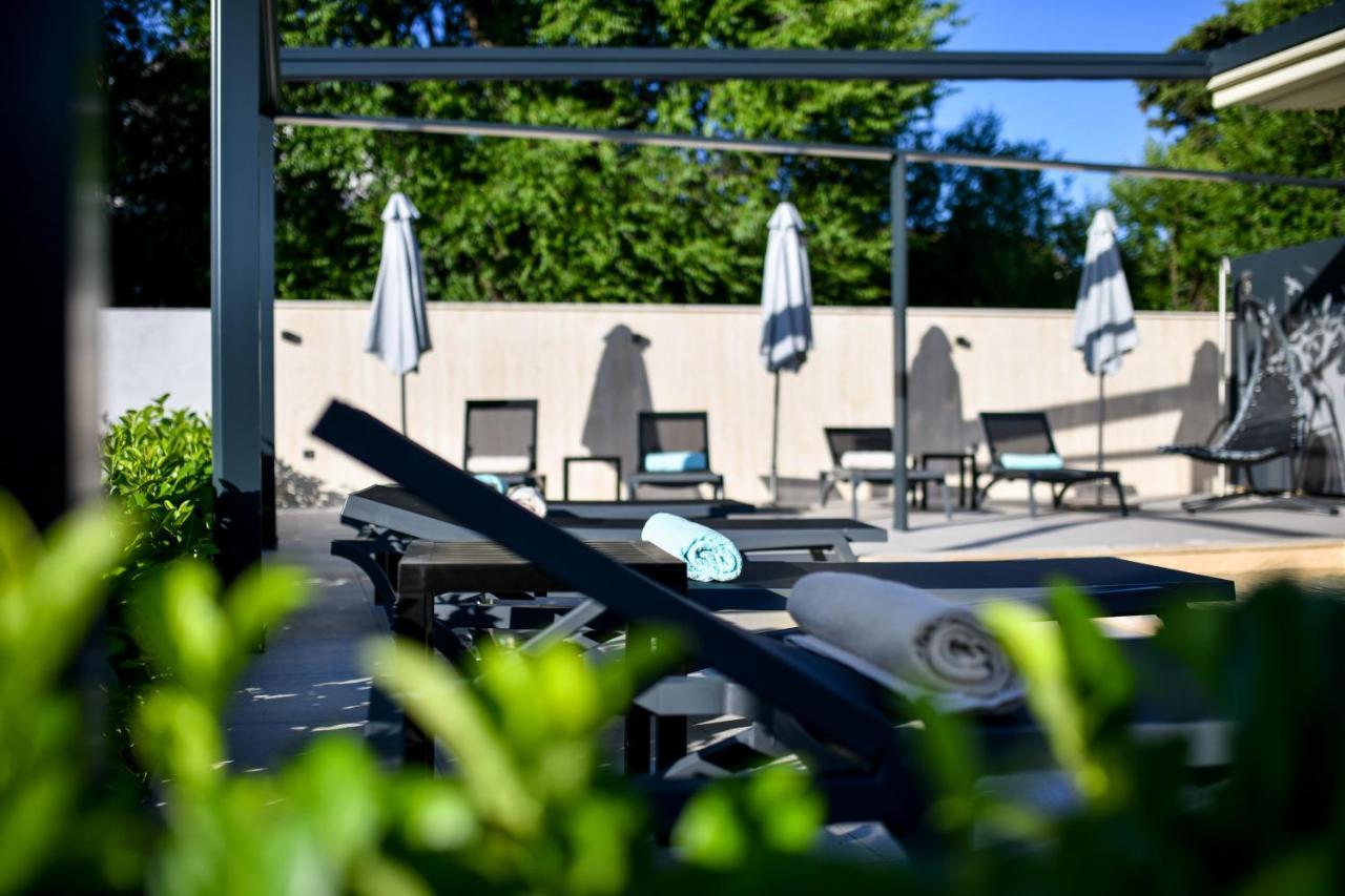 Crowonder Apartments & Rooms Oaza With Heated Swimming Pool And Sauna Turanj Esterno foto