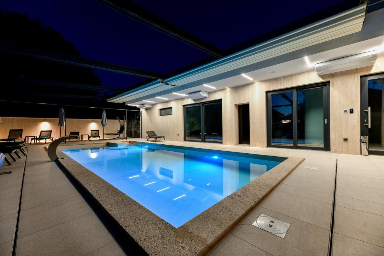 Crowonder Apartments & Rooms Oaza With Heated Swimming Pool And Sauna Turanj Esterno foto