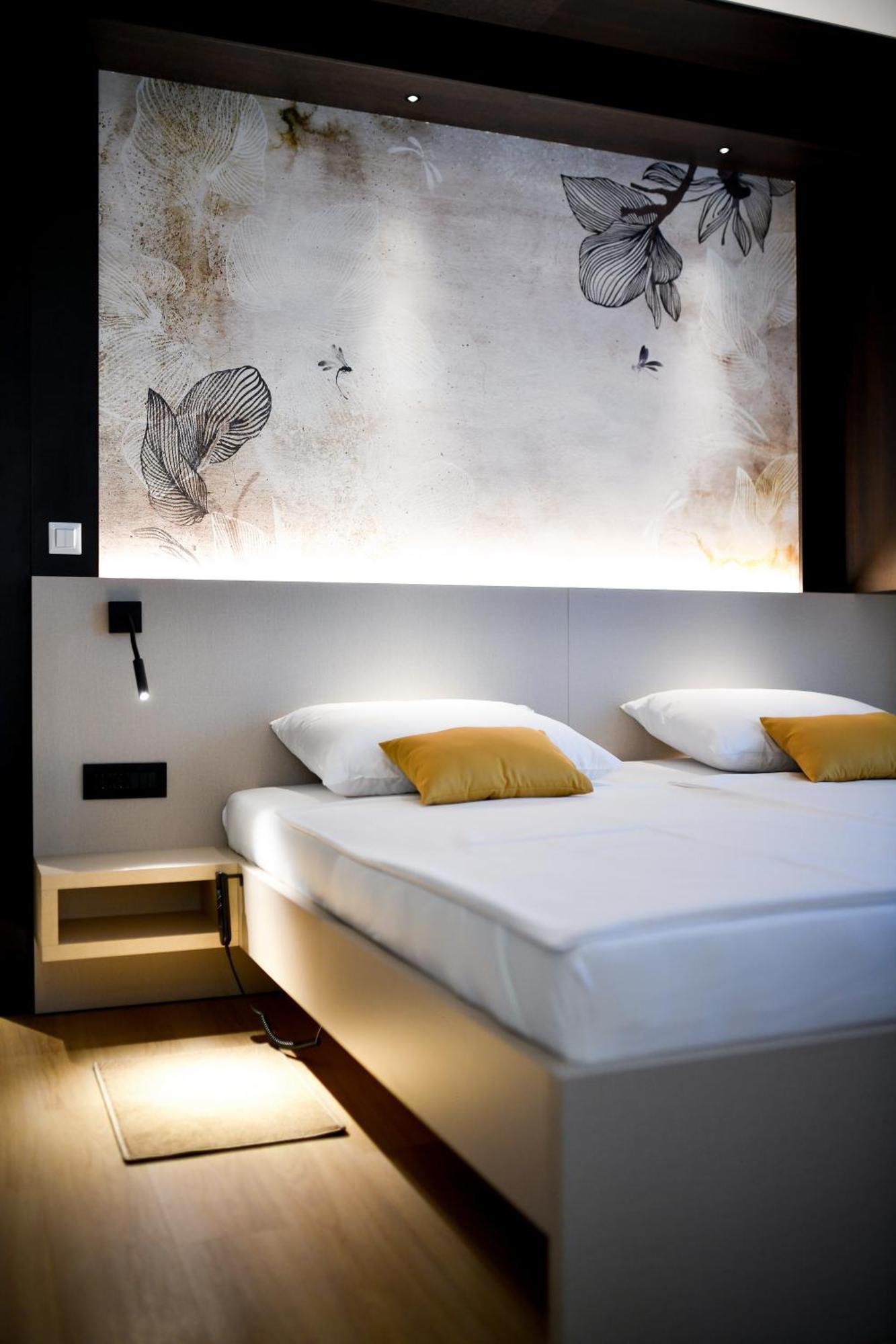 Crowonder Apartments & Rooms Oaza With Heated Swimming Pool And Sauna Turanj Esterno foto