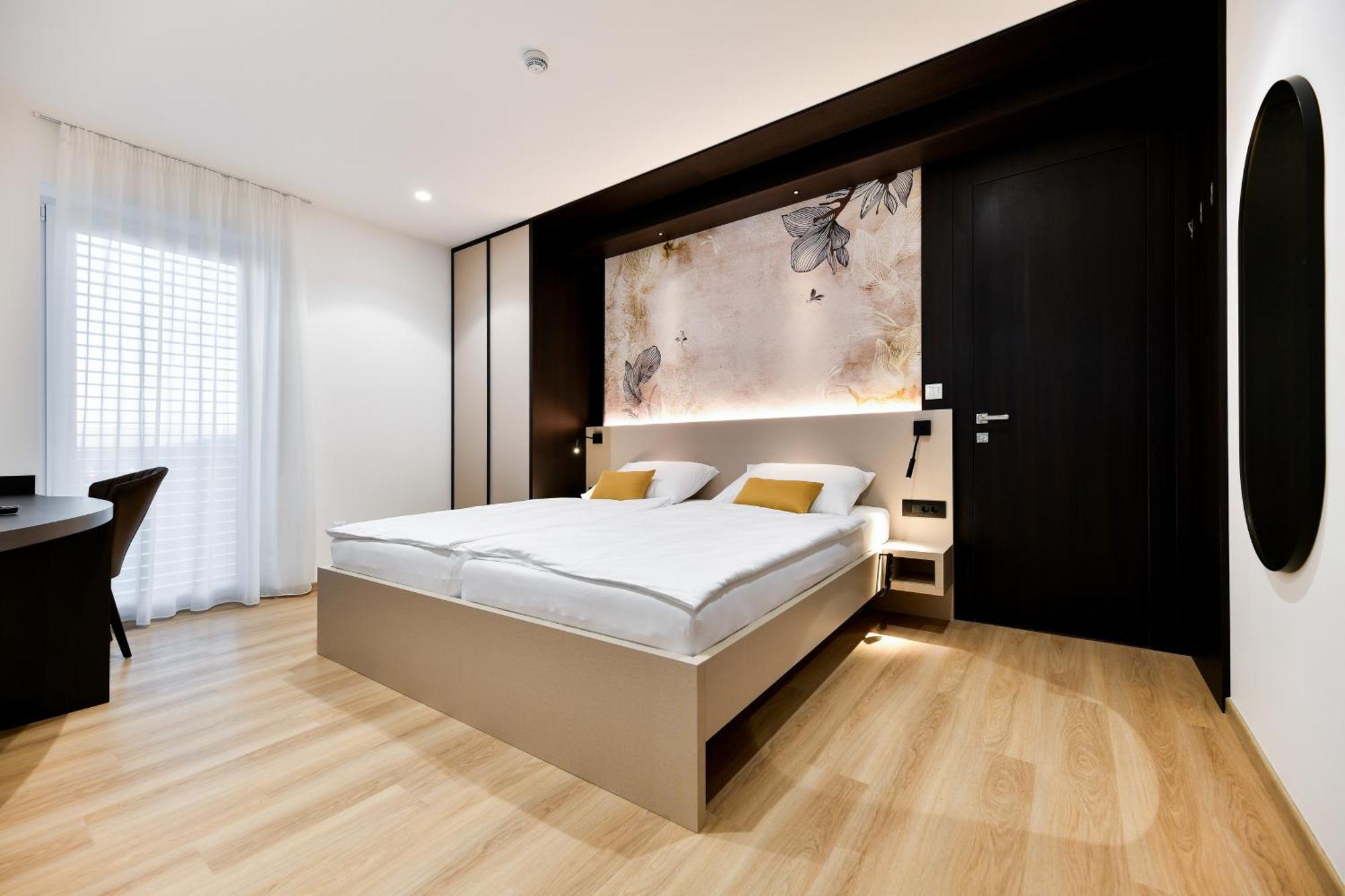 Crowonder Apartments & Rooms Oaza With Heated Swimming Pool And Sauna Turanj Esterno foto
