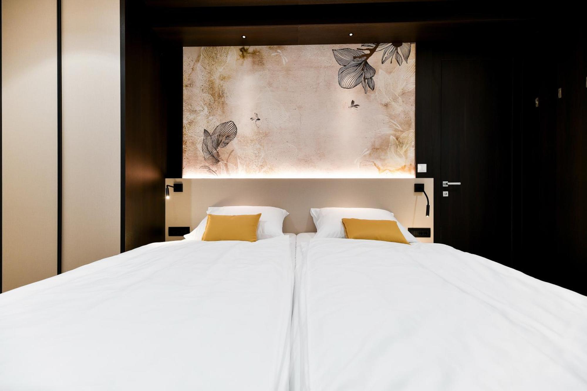 Crowonder Apartments & Rooms Oaza With Heated Swimming Pool And Sauna Turanj Esterno foto